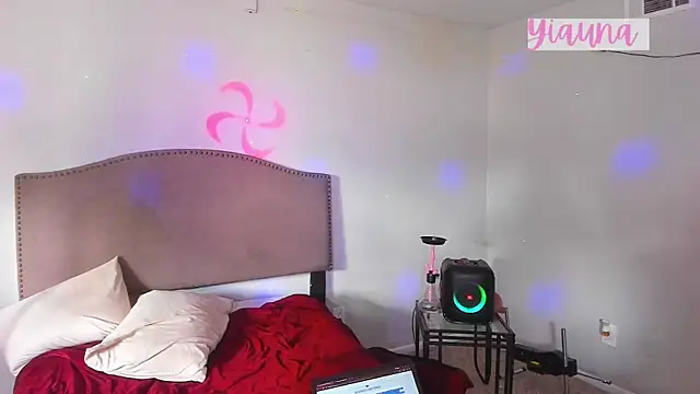 Snapshot of yiauana chatting on November 21, 4:16 pm yiauana online show from November 21, 4:16 pm