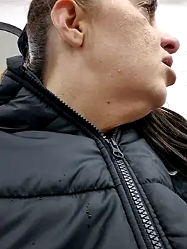 AvaLloyd online show from February 15, 9:05 am