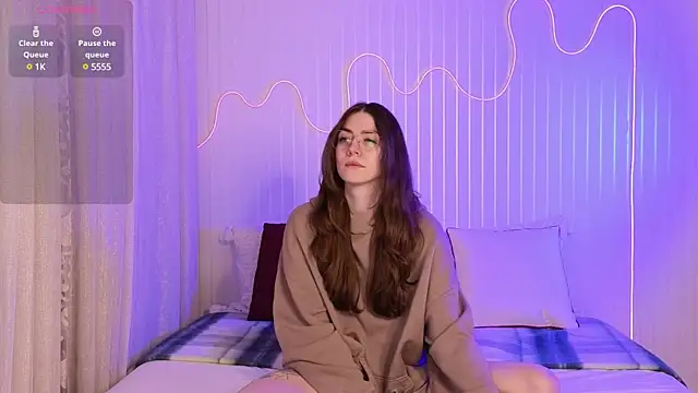 Ester Hill online show from January 19, 9:13 pm