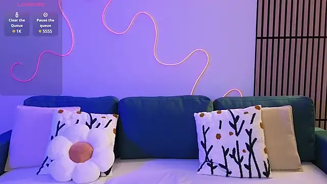 Ester Hill online show from February 27, 9:25 pm