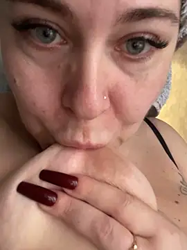 CuteNata online show from February 6, 7:24 am