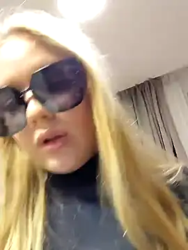 Little Forest ELF online show from December 4, 5:33 pm