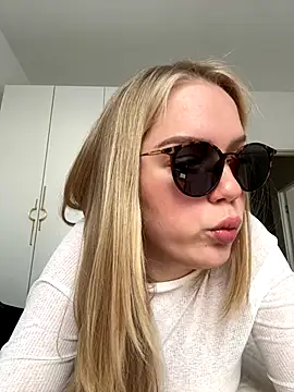 Little Forest ELF online show from November 15, 8:33 am