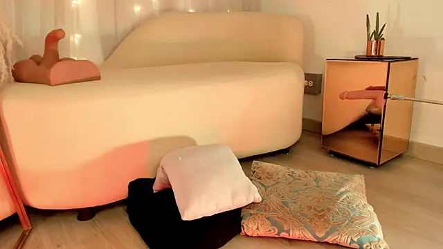 Snapshot of Charlotte__08 chatting on March 19, 3:41 am Charlotte 08 online show from March 19, 3:41 am