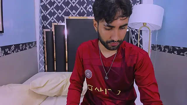 MilanZaire online show from October 24, 12:30 am