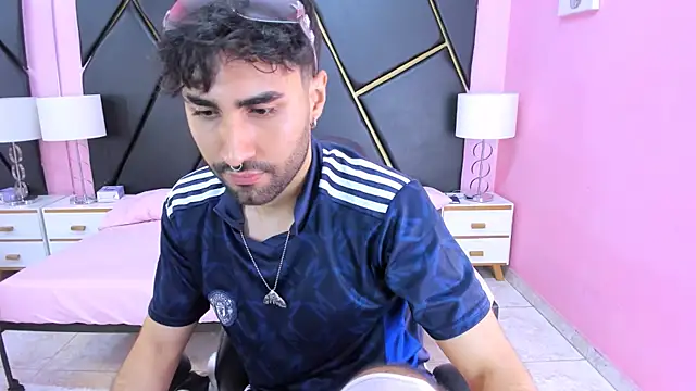 MilanZaire online show from November 11, 11:49 pm