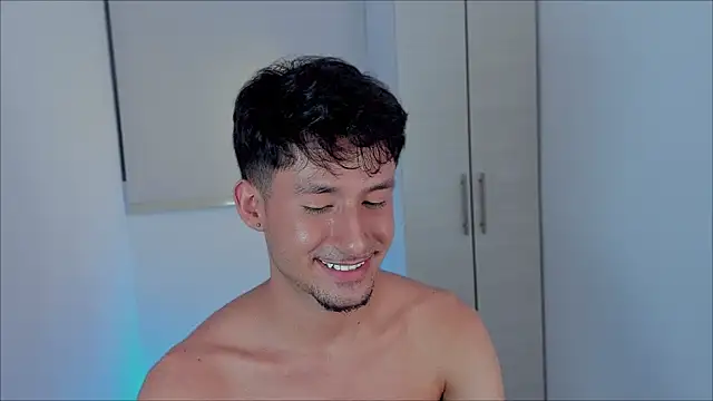 Snapshot of dimitri_targaryen chatting on December 6, 5:53 am dimitri targaryen online show from December 6, 5:53 am