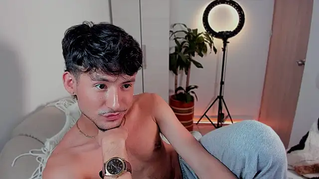 Snapshot of dimitri_targaryen chatting on January 15, 3:22 am dimitri targaryen online show from January 15, 3:22 am