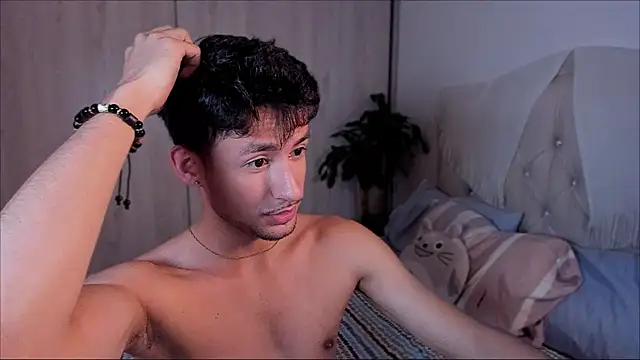 Snapshot of dimitri_targaryen chatting on September 15, 9:59 pm dimitri targaryen online show from September 15, 9:59 pm