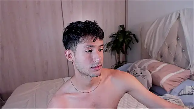 Snapshot of dimitri_targaryen chatting on September 18, 1:18 am dimitri targaryen online show from September 18, 1:18 am