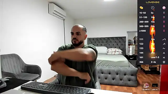 supermanboy94 online show from October 15, 5:40 am