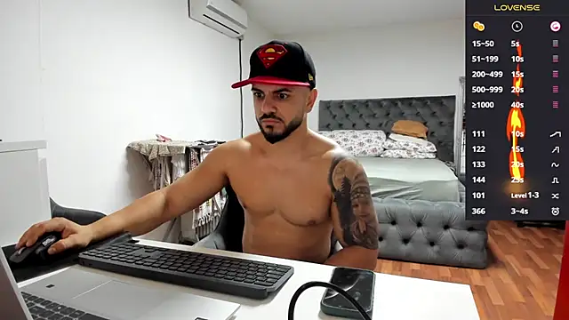 supermanboy94 online show from October 17, 5:21 am