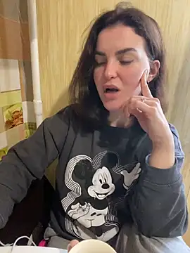 Karolina llove online show from December 6, 8:59 am