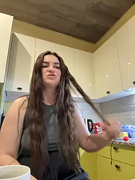 Karolina llove online show from November 12, 12:00 am