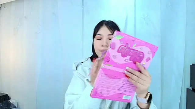 lina bedoya  online show from October 11, 11:42 am