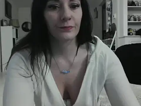 CrystalLakeXO online show from January 24, 6:35 am