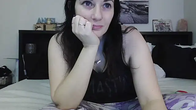 CrystalLakeXO online show from February 7, 9:37 am