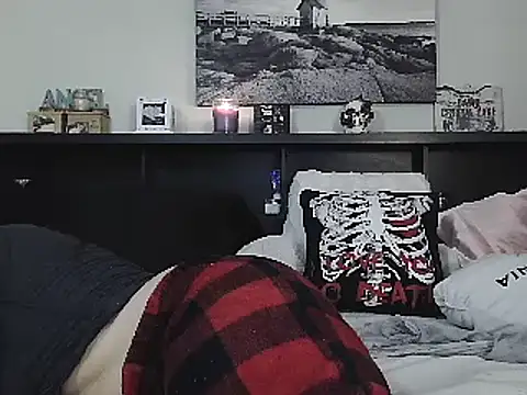 CrystalLakeXO online show from March 7, 6:24 am