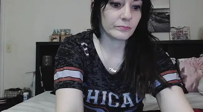 CrystalLakeXO online show from March 19, 4:25 am