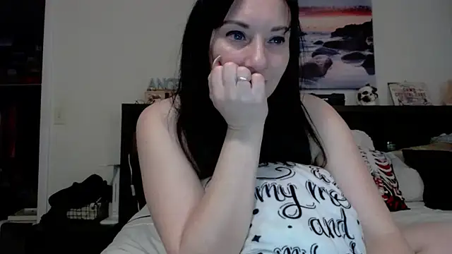 CrystalLakeXO online show from October 4, 6:22 am