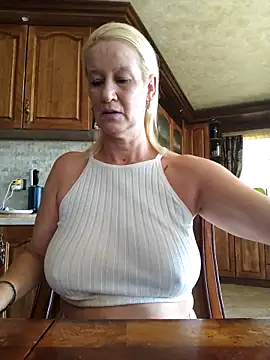 Snapshot of Lotus-blume1 chatting on September 18, 8:16 am Lotus-blume1 online show from September 18, 8:16 am