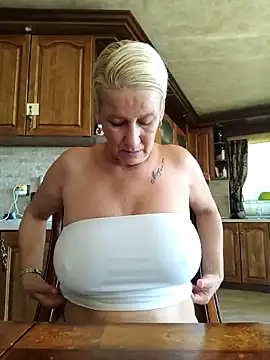 Snapshot of Lotus-blume1 chatting on September 21, 8:49 am Lotus-blume1 online show from September 21, 8:49 am