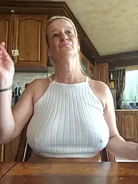 Snapshot of Lotus-blume1 chatting on October 22, 8:14 am Lotus-blume1 online show from October 22, 8:14 am