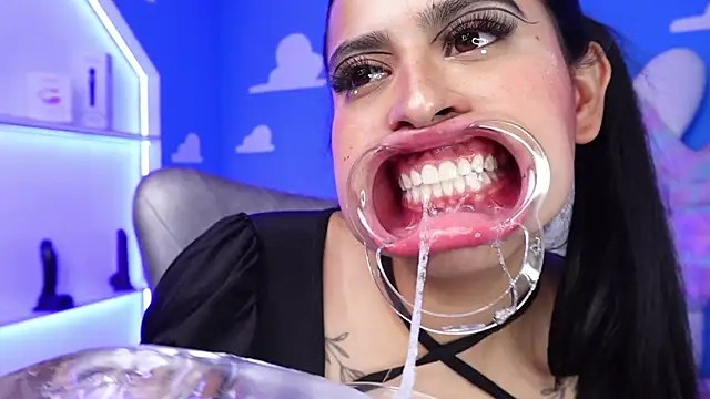 miss romyna online show from January 28, 5:32 am