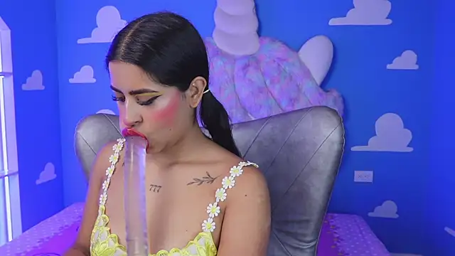 miss romyna online show from September 25, 11:03 am