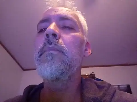 Xoc8  online show from February 19, 6:00 pm