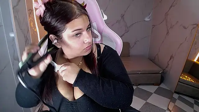 Snapshot of skeler_lovd_b_ chatting on October 30, 1:01 pm skeler lovd b online show from October 30, 1:01 pm