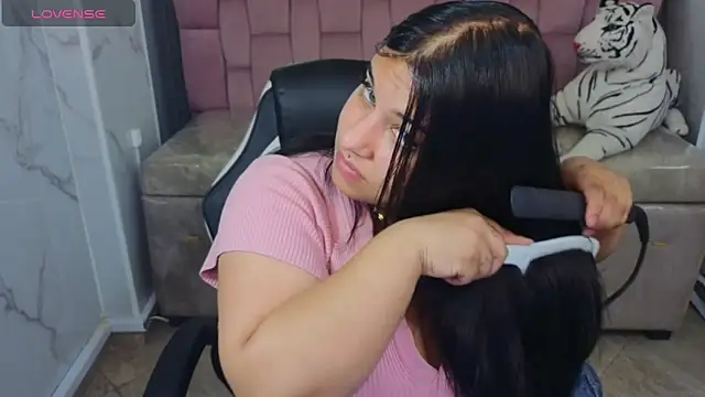 Snapshot of skeler_lovd_b_ chatting on December 16, 12:54 pm skeler lovd b online show from December 16, 12:54 pm