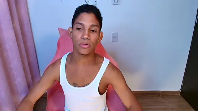 Snapshot of Palo_santo chatting on February 14, 1:02 am Palo santo online show from February 14, 1:02 am