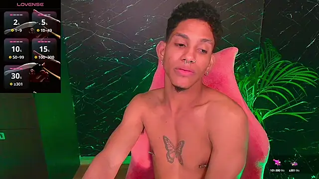 Snapshot of Palo_santo chatting on September 19, 12:02 am Palo santo online show from September 19, 12:02 am