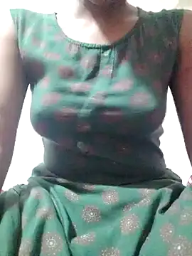 rituporna2004 online show from January 21, 1:43 pm