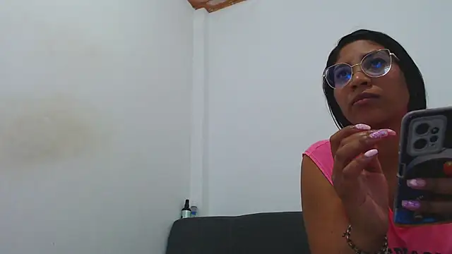 MiaJoness13 online show from December 18, 9:08 pm