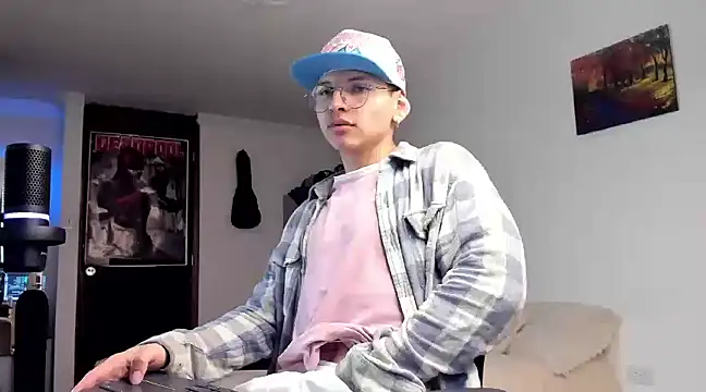 a lejandro 0 8 online show from December 10, 11:40 pm