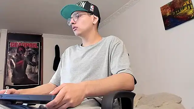 a lejandro 0 8 online show from December 26, 2:12 am