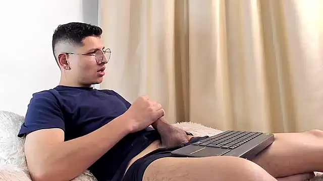 a lejandro 0 8 online show from February 7, 10:19 am