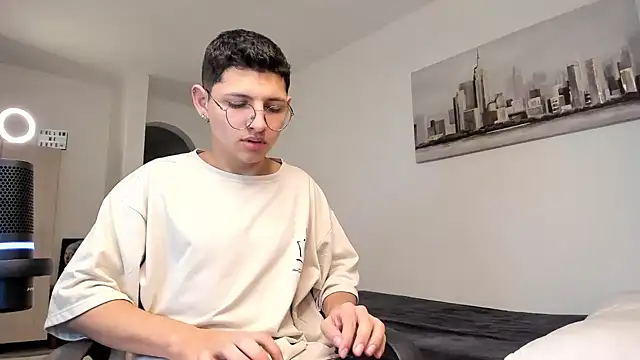 a lejandro 0 8 online show from March 11, 10:20 pm