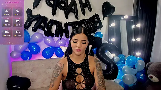 EmmaRusellx online show from December 11, 1:28 pm