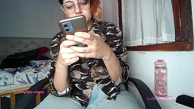 ConeNella online show from March 14, 3:03 pm