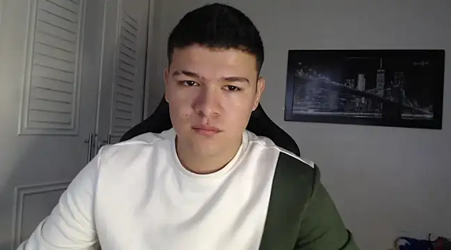 Snapshot of Plug_Control chatting on January 5, 1:36 pm Plug Control online show from January 5, 1:36 pm