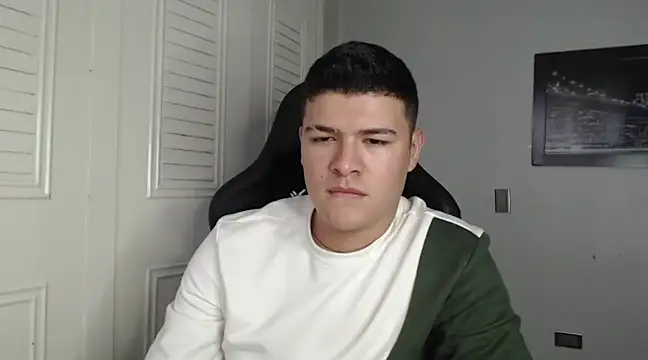 Snapshot of Plug_Control chatting on January 5, 8:00 pm Plug Control online show from January 5, 8:00 pm