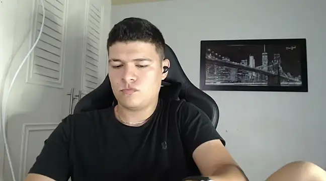 Snapshot of Plug_Control chatting on January 27, 10:06 pm Plug Control online show from January 27, 10:06 pm