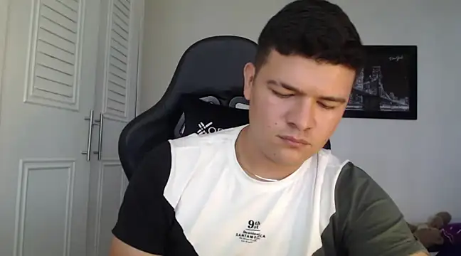 Snapshot of Plug_Control chatting on January 29, 4:08 pm Plug Control online show from January 29, 4:08 pm