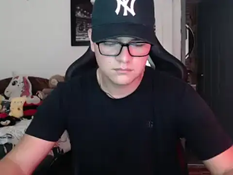 Snapshot of Plug_Control chatting on March 18, 7:42 pm Plug Control online show from March 18, 7:42 pm