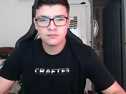 Snapshot of Plug_Control chatting on March 19, 1:29 pm Plug Control online show from March 19, 1:29 pm