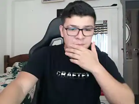 Snapshot of Plug_Control chatting on March 19, 8:00 pm Plug Control online show from March 19, 8:00 pm