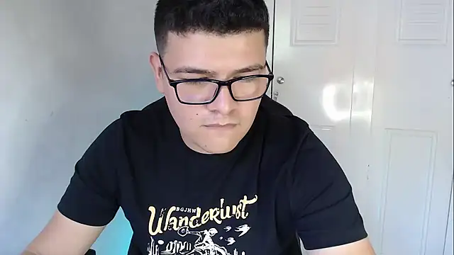 Snapshot of Plug_Control chatting on September 26, 5:17 pm Plug Control online show from September 26, 5:17 pm